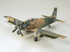 1/48 A-1J Skyraider U.S. Air Force