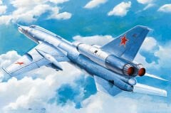 1/72 Sovyet Tu-22 Blinder Tactical Bombe