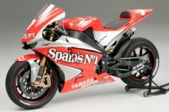 1/12 Yamaha YZR-M1 '04 No.7/No.33